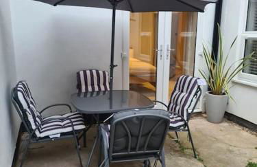 Luxury, Spacious 3 Bedroom, Beachfront Apt with Parking & Courtyard - Shoreside - Foto 8