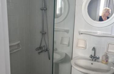 Crown Apartments - Photo 44