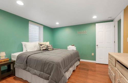 Arvada home w hot tub & BBQ - Photo 23