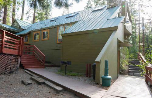 Bear Cave- Pet Friendly Suite in Shaver Lake - Foto 15