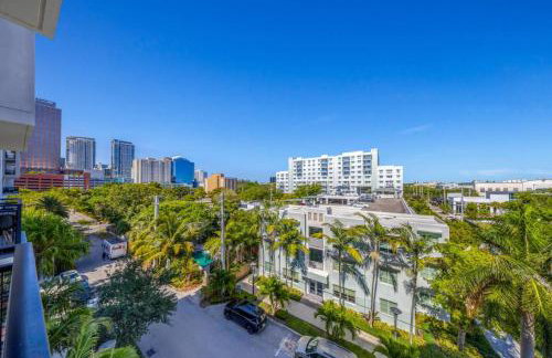 Prestige Living in DTWN 3 Min From Las Olas - Photo 28