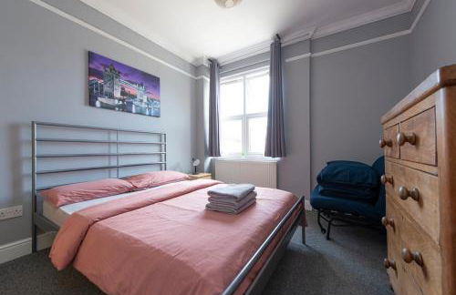 Lovely 3-bed 20 minutes to Central London - Photo 12