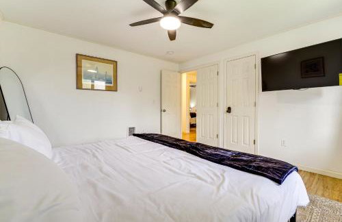 Water Views and Hot Tub Kims Kastle in Stanwood! - Foto 12