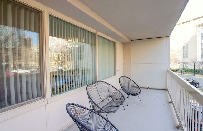 Fantastic 2BR Condo with Gym - Photo 29