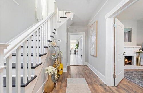 Stylish Private Room in Peaceful Home| 30 Nite Min - Foto 3