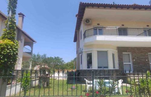 ΟΜΟΡΦΗ ΕΞΟΧΙΚΗ ΚΑΤΟΙΚΙΑ - Foto 1