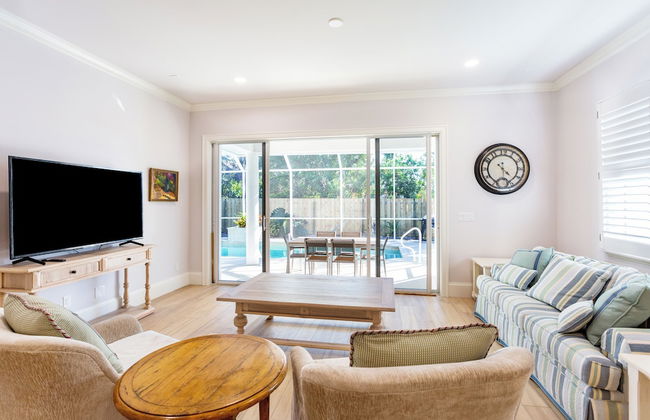 Imola: Newly Remodeled Pool Home Minutes from Vanderbilt Beach. Family-Friendly Retreat with 4 BR, 3.5 Bathrooms, and Private Screened Pool. Perfect Location Near Mercato and Naples Attractions - Foto 22