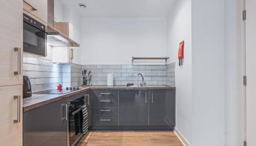 Spacious Central Leeds Flat - Sleeps 8 - View City Centre - Foto 4, stove, dishwasher, pet friendly, minibar