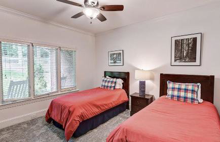 Lucky's Lake House by Avantstay Private Lake Bar - Photo 64