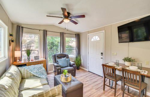 La Grange Home with Covered Patio and Gas Grill! - Foto 1