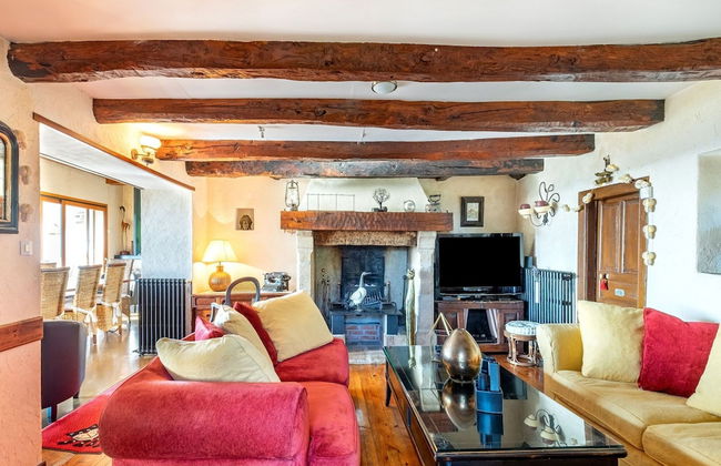 Stone House With Pool and Garden - Photo 22