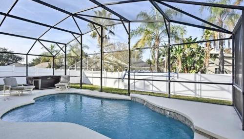 Luxury Retreat with 2 Master Suites Pool & Hot Tub BBQ Pool Table 2 Miles Disney - Foto 4