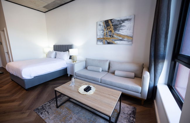 Bridgewater by Smart City Stays - Photo 5