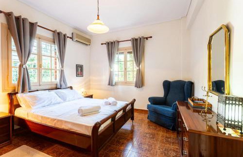 Avia's Seaside Hideaway with Lush Garden - Foto 17