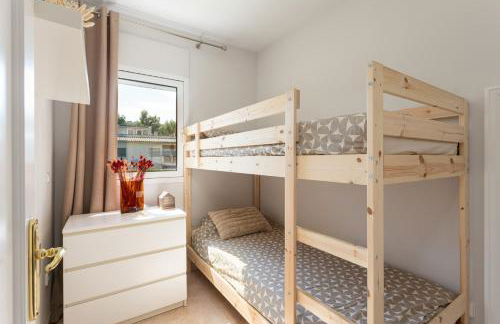 SeaBreezeHeaven - Sea View Apartment, Pool & Spacious Terrace with BBQ - 50m from Sant Pol Beach - Foto 30