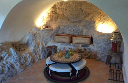 Lillian's Traditional House - Photo 33