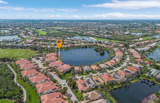 Crown Colony #101 - 16146 Mount Abbey Way 2 Bedroom Condo by RedAwning - Foto 26