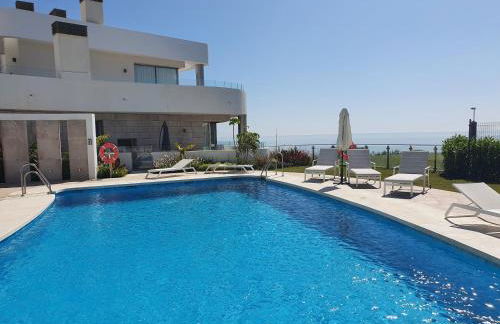 Luxury beachfront apartment with pool, sauna, fitness and gym in province Malaga, Andalusia - Photo 1