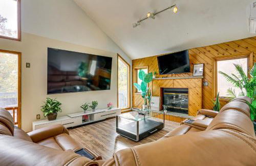 Luxury Home with Game Room, 4 Mi to Bushkill Falls! - Foto 1