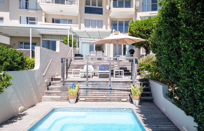 Compact Camps Bay Holiday Apartment With Private Pool Sea Escape - Foto 17