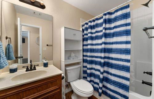 Bright & spacious 3 bedroom home Amazing location - Foto 40