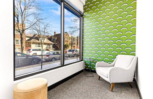 Luxurious 2BR Retreat near Downtown with Roofdeck and Gym - Foto 44