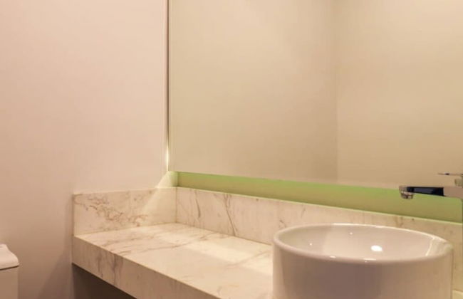 w Fascinating 1BR With Balcony in Miraflores - Photo 9