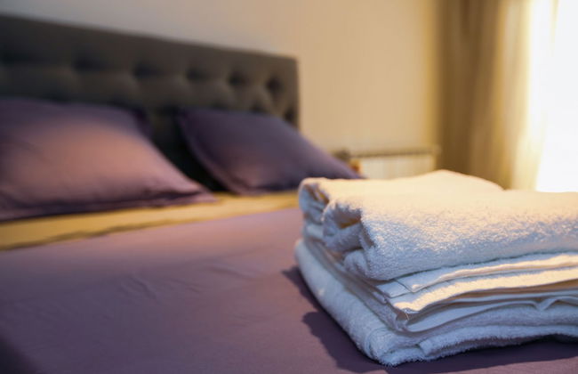 Hosthub 2 Bedroom near Dry Bridge SmartTV - Photo 3