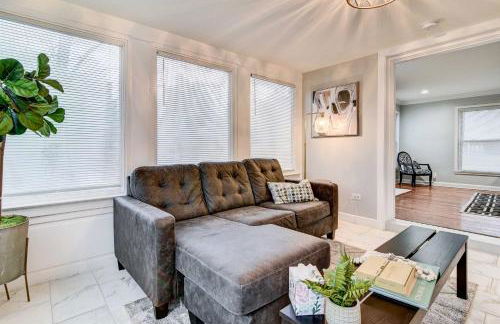 Luxurious Detroit Home - Walk to Golf and Park! - Photo 15