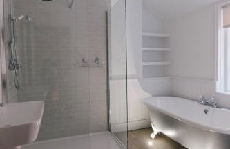 Beautiful house, Cirencester centre, parking - Photo 27