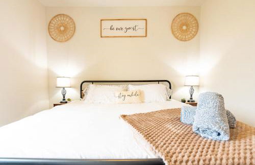 RiverWalk PentHouse Oasis w/Free Parking Gym Pool - Photo 47