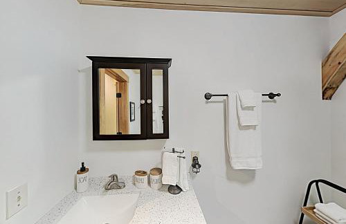 The Lazy Lumberjack Cottages - Photo 23