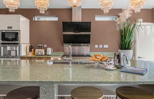 Villa 10 min bus to Oxford train - Foto 8