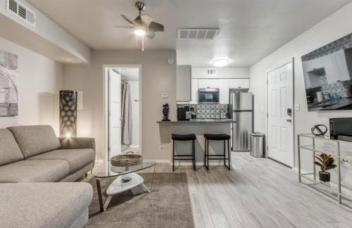 Quiet Modern Heavenly Paradise Love and Balcony Near Lake, Mall, Food, Entertainment! - Foto 20