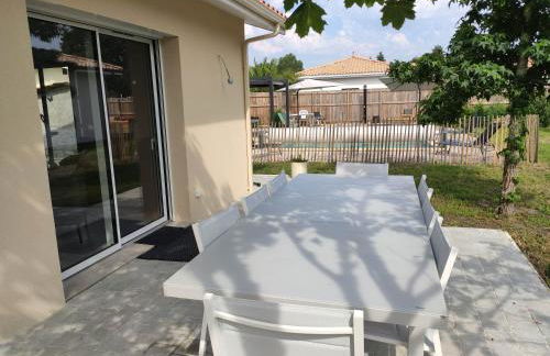 2 Maisons de 3 et 2 chambres avec grande piscine commune - Foto 15