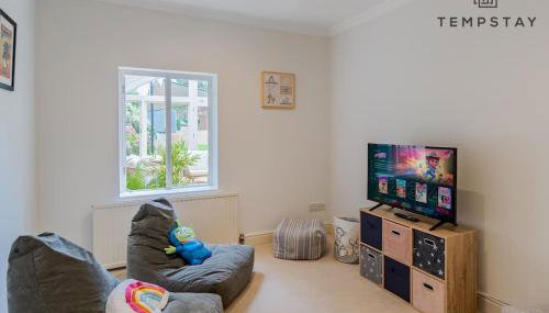 Cosy Family Home Near Thorpe Park & Legoland - Foto 2