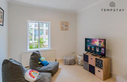 Cosy Family Home Near Thorpe Park & Legoland - Foto 2