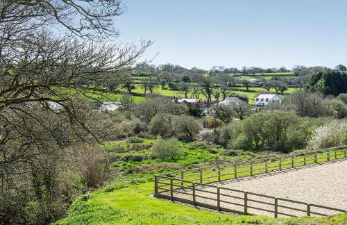Middle Barn at Cusgarne Manor, adults only - Photo 9