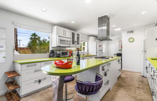 Palm Springs Home with a Resort Style Backyard -Joy pool hot tub views - Foto 19