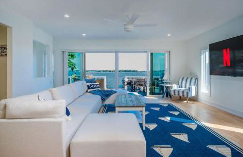 The Blue Sapphire 3BR 3BA Luxury Lakefront Home on Mineola Bay Stunning Views on Chain O Lakes - Photo 15