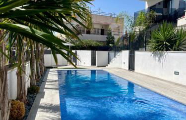 Air-conditioned Elisa Apartment with spacious sunroof lounge and swimming pool - Foto 2