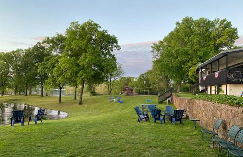 Lake Front King Suite: Full Kitchen-Lakefront Deck- Shared Hot Tub - Foto 15