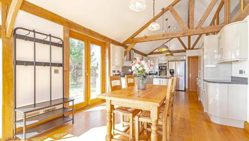 Amber Lodge - Photo 3