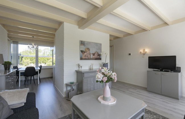 Welcoming Bungalow With Garden - Foto 9