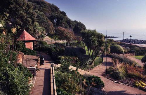 2 Bedroom Seafront Apartment - Foto 33