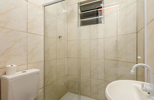 Casa para Famílias e Grupos com Ar-condicionado e Churrasqueira em Praia Grande - Foto 22