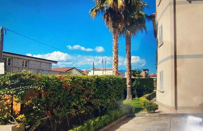 Quaint Little apt for 4 With Pool - Foto 16