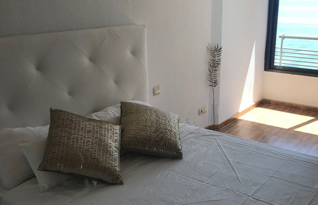 First Line Beach Apartment Alicante - Photo 2