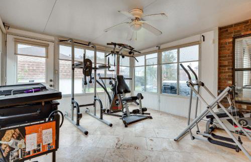 Family-Friendly Arlington Home with Private Yard! - Foto 32