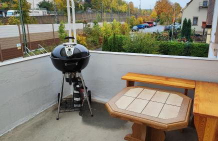 Monteurwohnung bei Würzburg fünf Schlafzimmer bis 10 Personen incl eigenen Parkplätzen und WLAN - Grill nur Einzelbetten - Foto 19